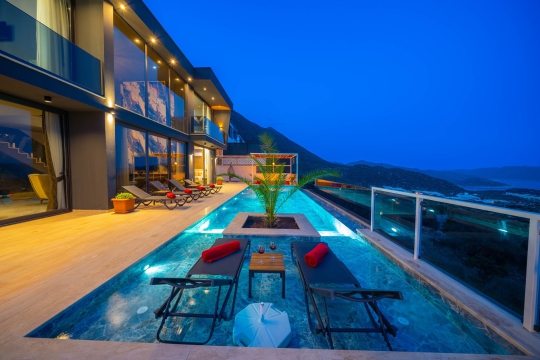 Villa Dark Palace