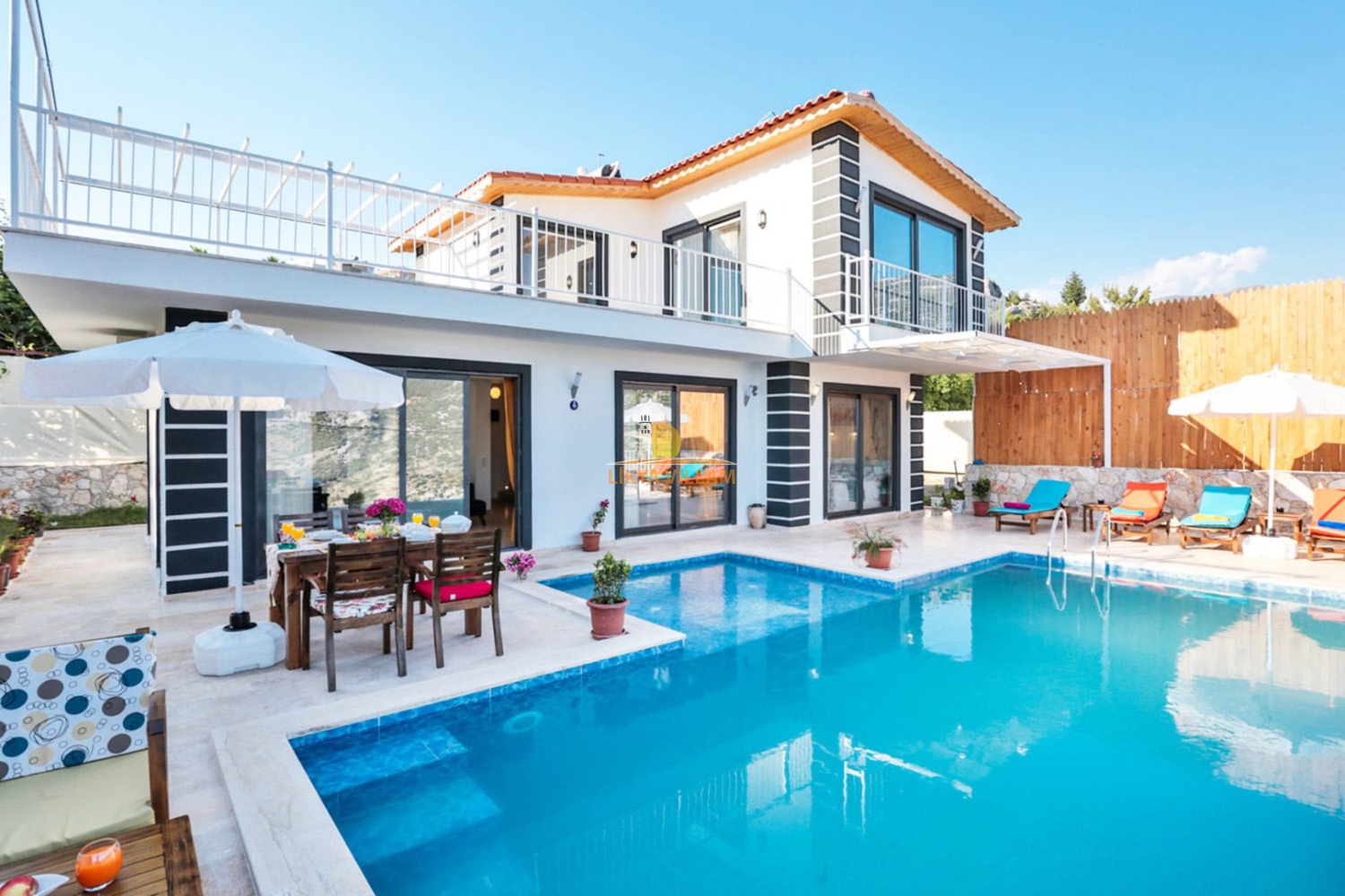 Kalkan Isıtmalı Havuzlu Villa Tepe - Likya Villam